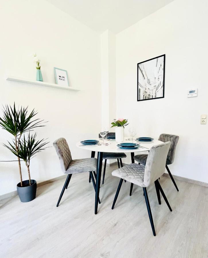 إرفورت Renoviertes Apartment In Zentraler Lage - Wlan, Smart-Tv, Kuche, Balkon Und Queensize-Bett Fur 4 Gaste المظهر الخارجي الصورة
